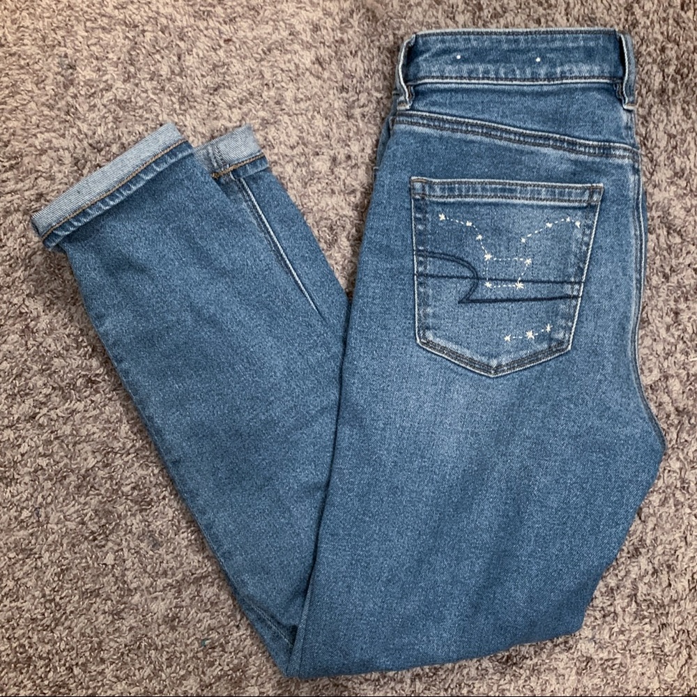 American Eagle Mom Jeans - Embroidered Pockets
